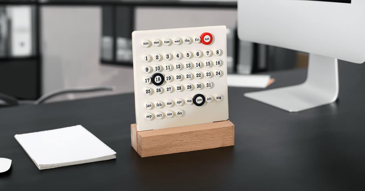 Desk calendar